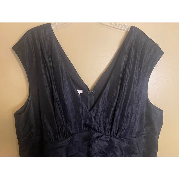 London Times Black V-Neck Sheath Cocktail Dress - 22W - Picture 5 of 8